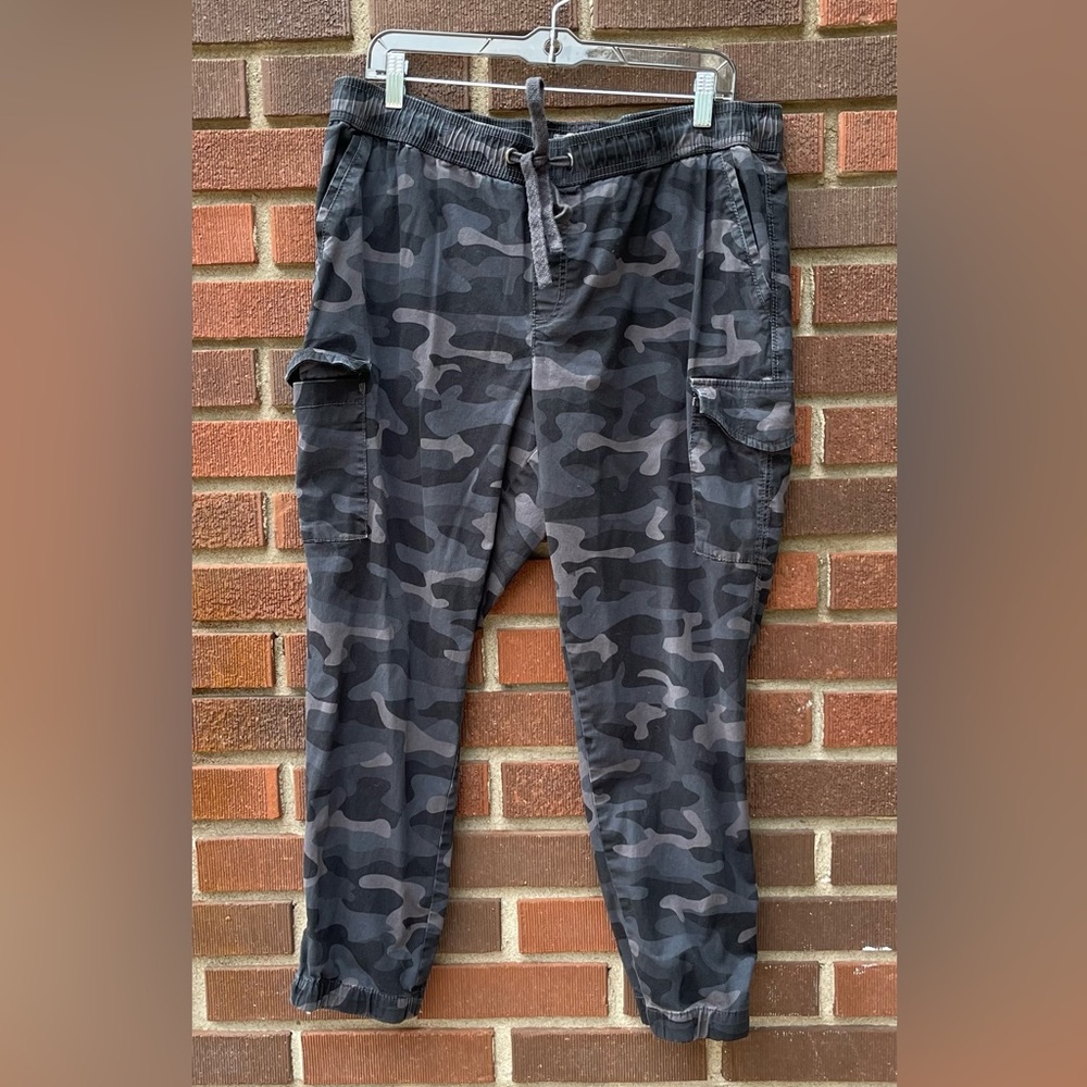 Black Camo cargo pants women’s XL VGUC